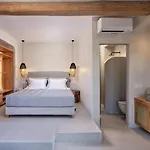 Ionic 4* Super Paradise Beach (Mykonos)