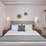 Ionic Super Paradise Beach (Mykonos)