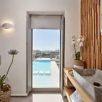 Ionic 4* Super Paradise Beach (Mykonos)